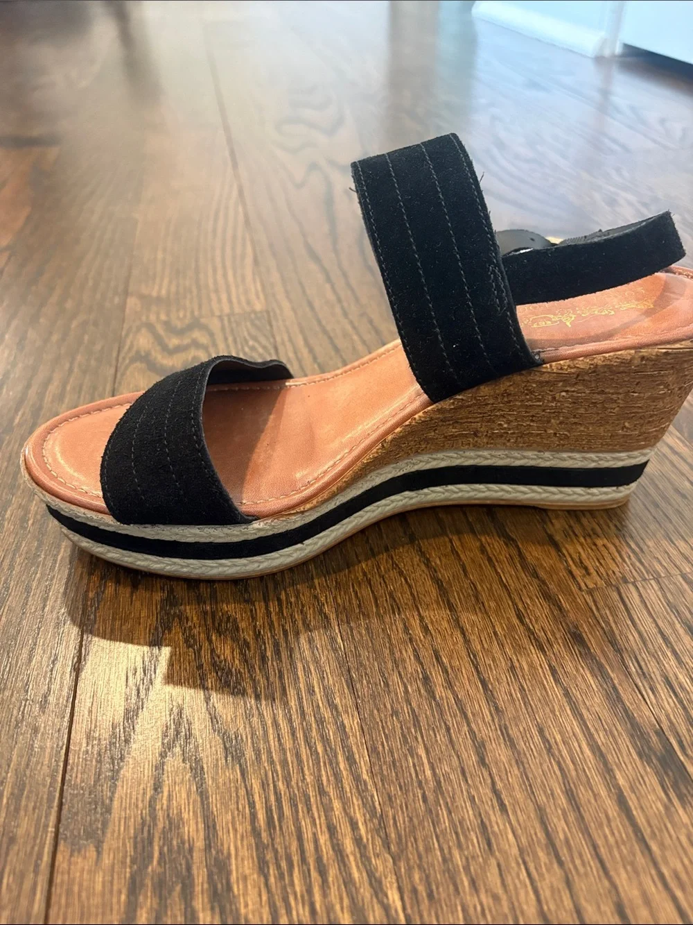 Coach and Four Woman’s Black Suede Platform Sandals - Size 6.5